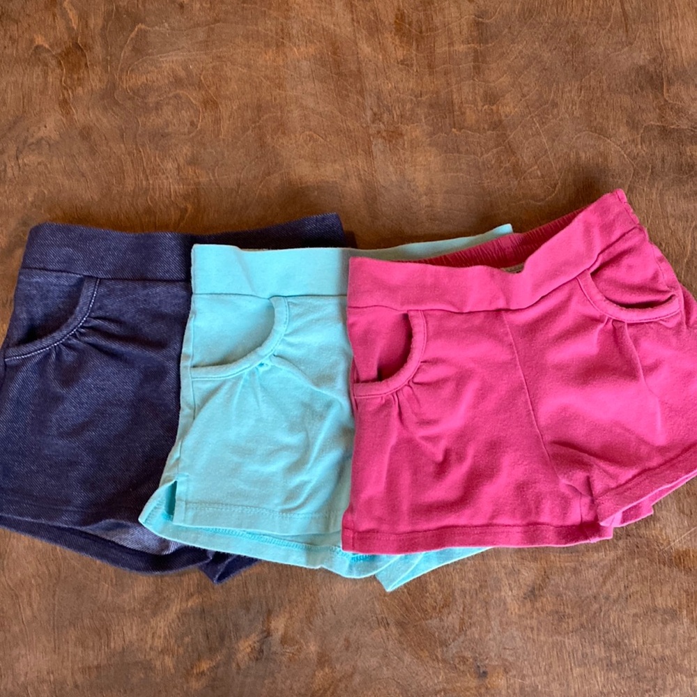 Bundle of (3) Old Navy Toddler Shorts - Size 2T - in great used condition